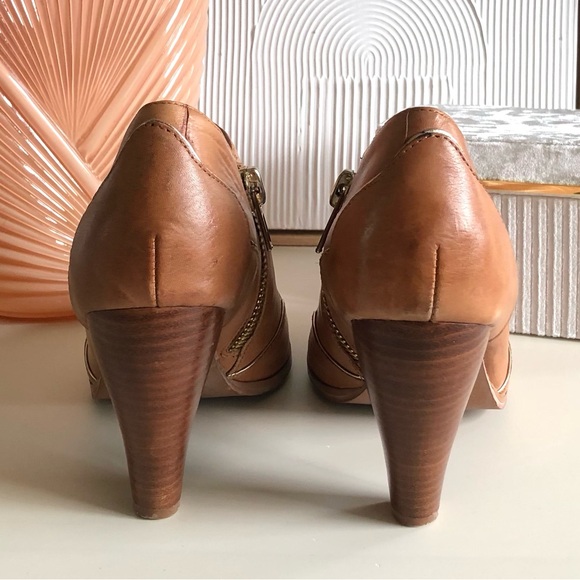 VERY VOLATILE buttery soft leather bootie boots camel color gold trim  size 10 - Picture 9 of 16